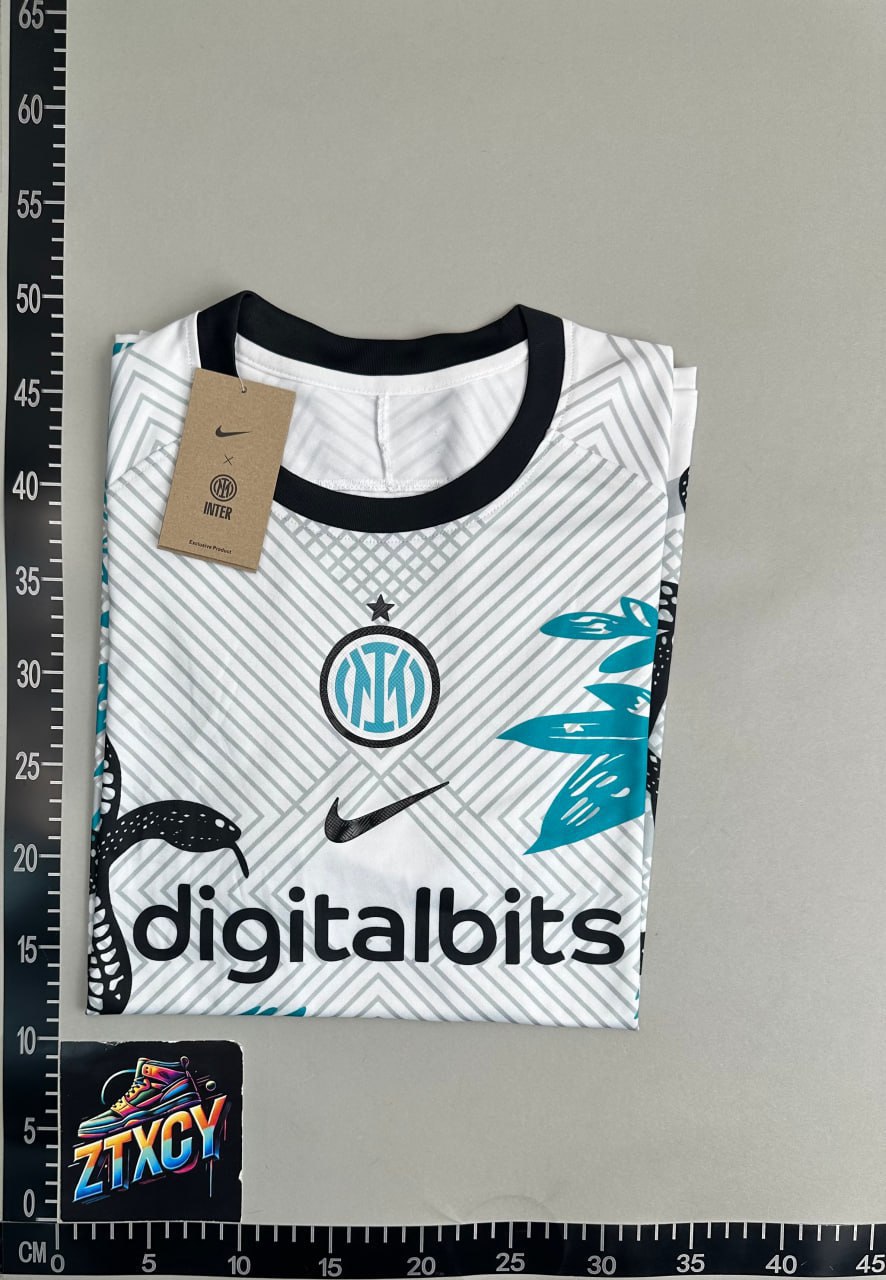 Serie A jersey set