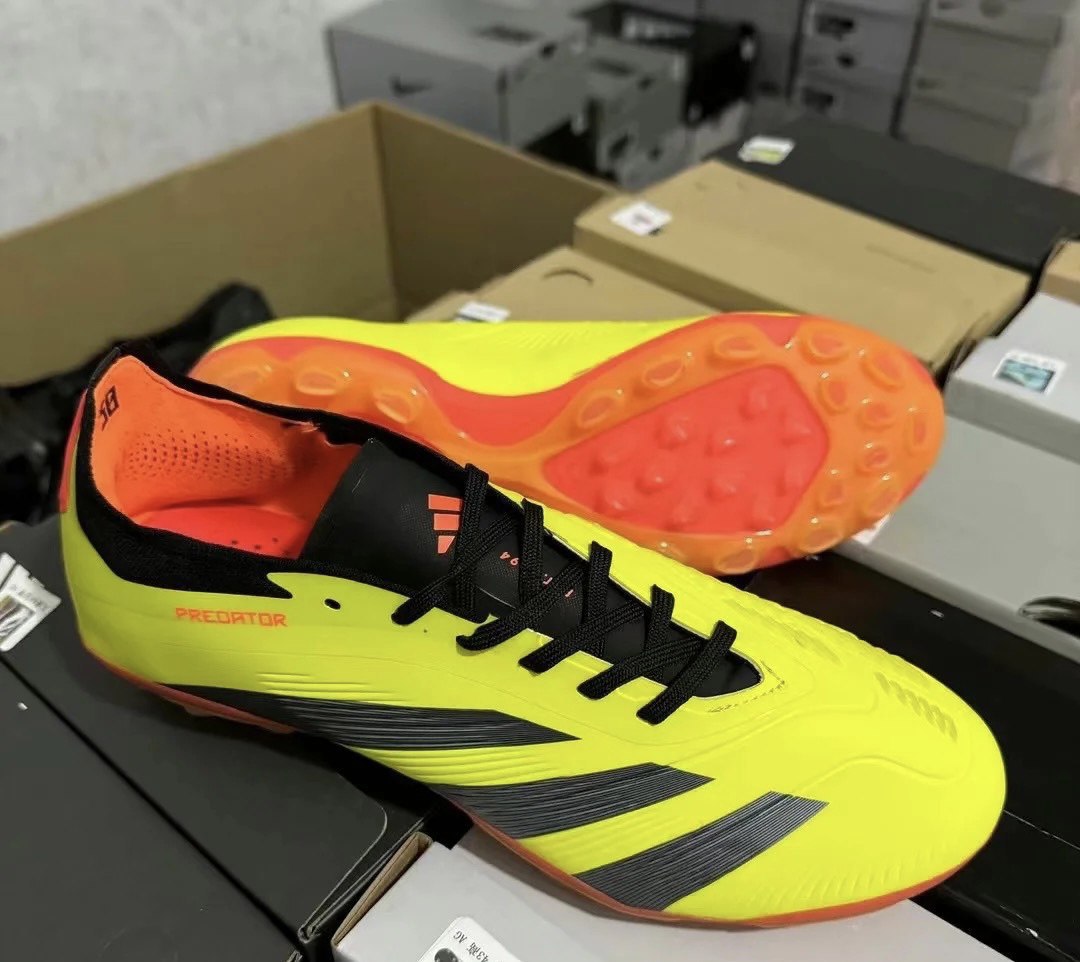 NIKE Mercurial Superfly