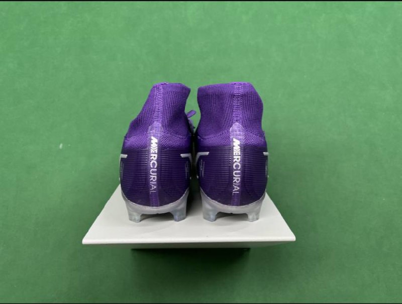 NIKE Mercurial Superfly
