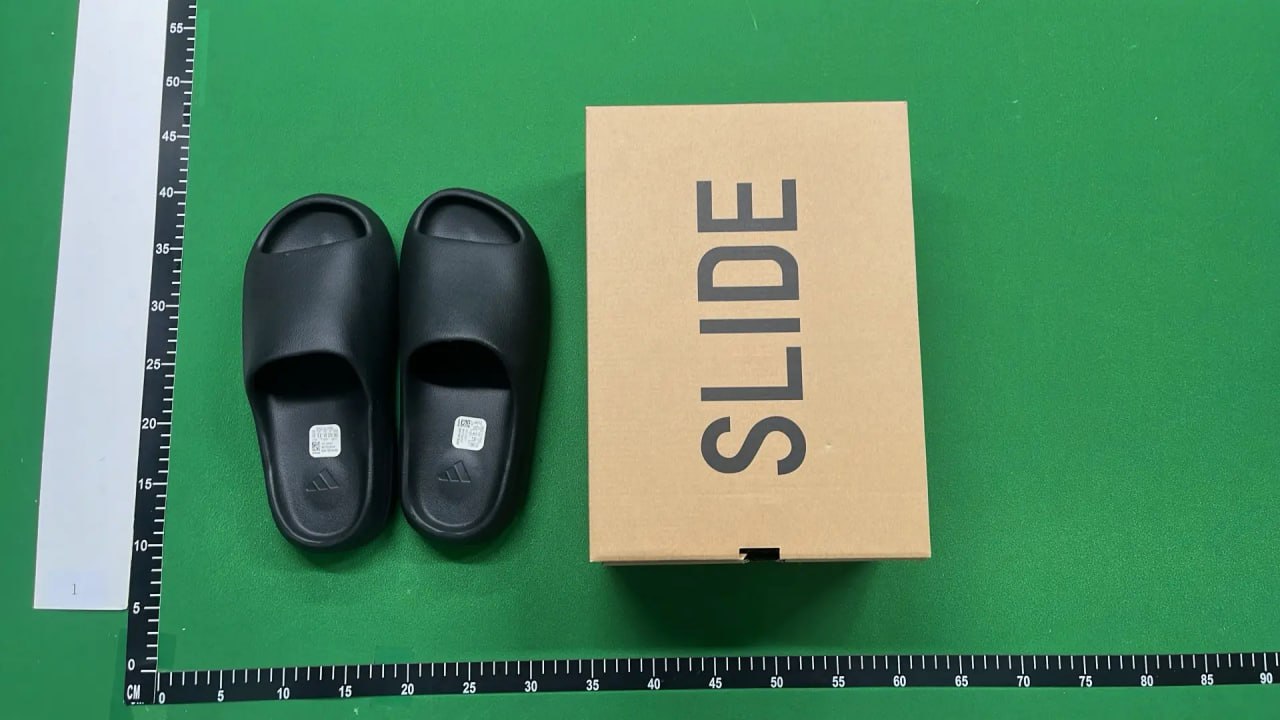 adidas Yeezy Slippers