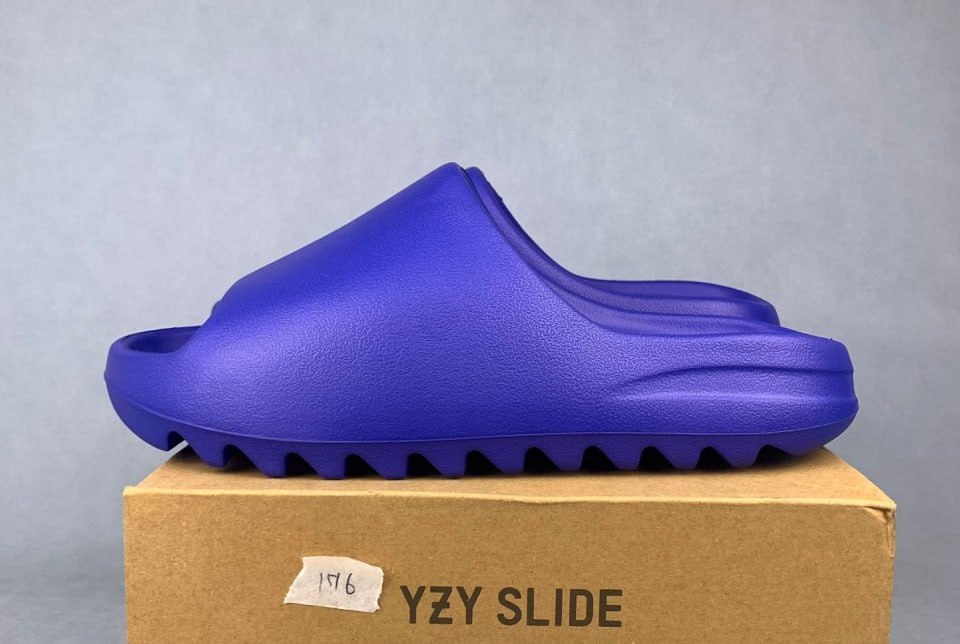 adidas Yeezy Slippers