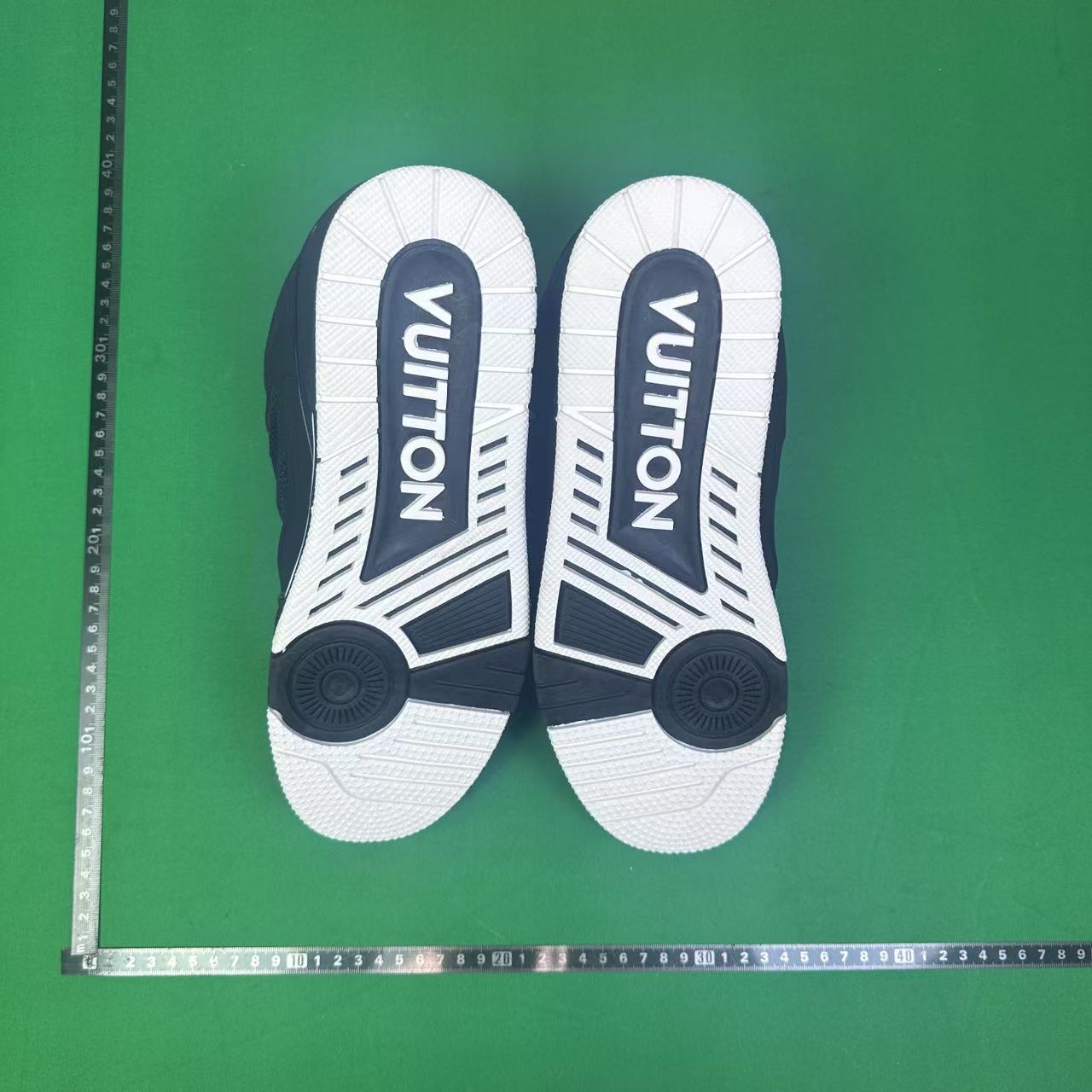 LV Louis vuitton Skate Sneakers