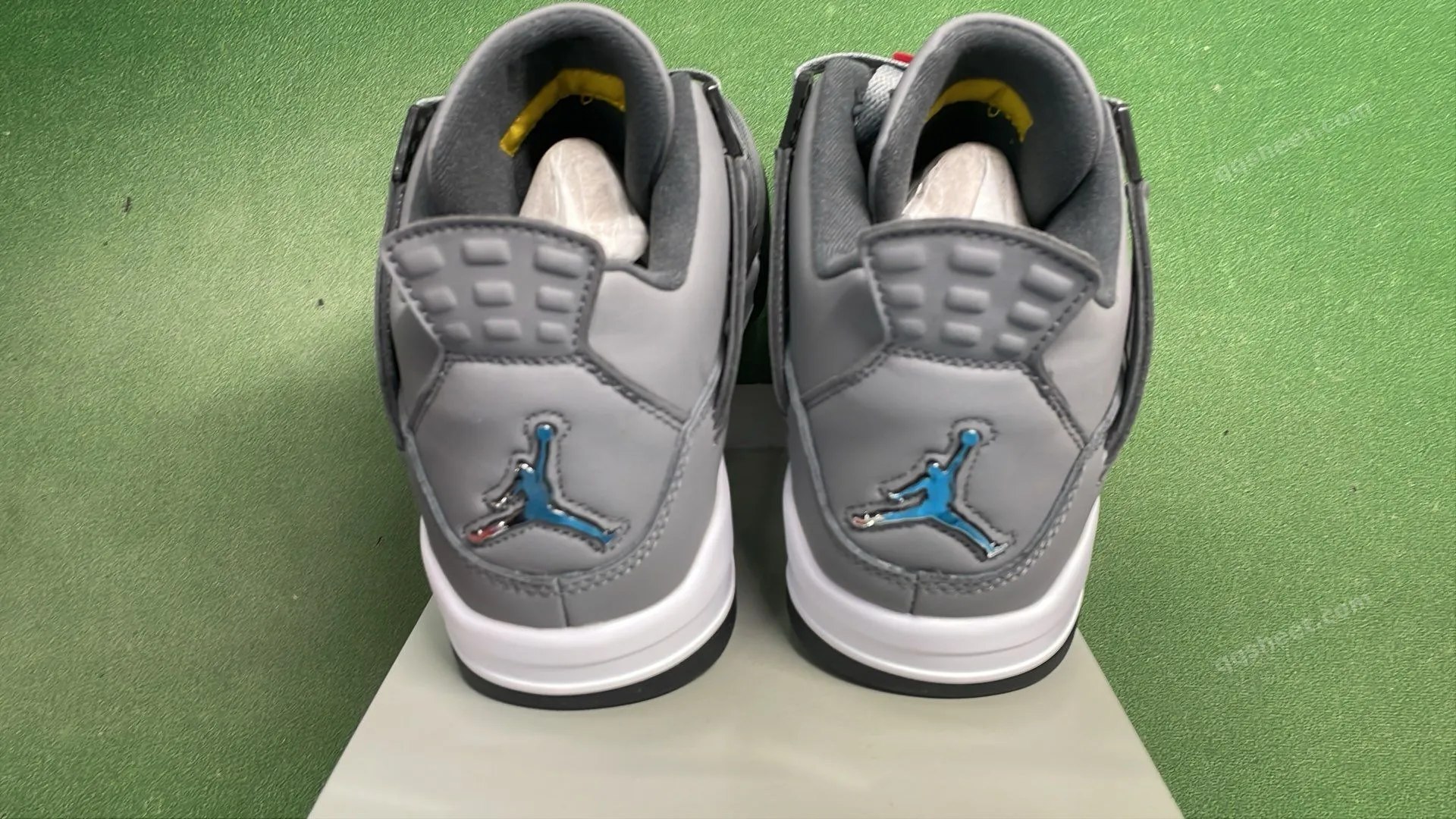 Nike Air Jordan 4 Retro Sneakers
